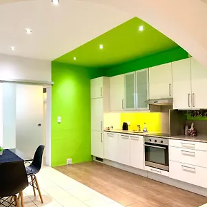 https://centrally-located-apartment-new.vienna-besthotels.com